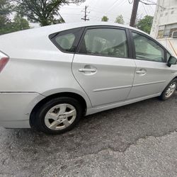 Used /Toyota Prius 2010 / Gray 