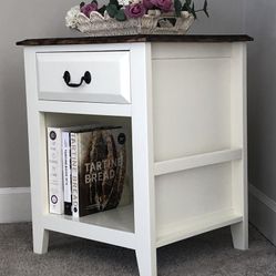 End Table/Nightstand 