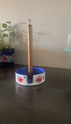 Pioneer Woman Paper towel holder