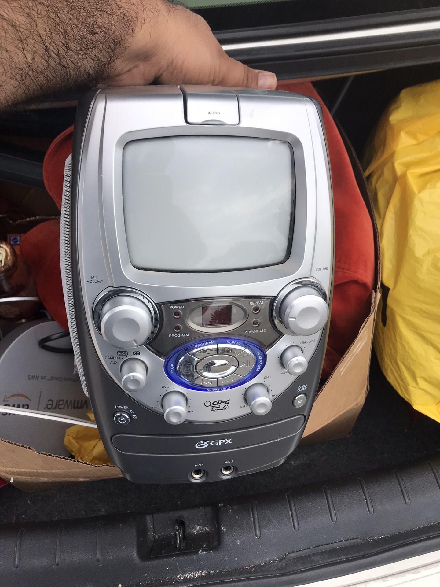 GPX Karaoke Machine K3805 Turns On, No Microphone, No CDs GPX