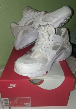 Big Kids Size 7Y Nike Huarache Run-$70 FIRM