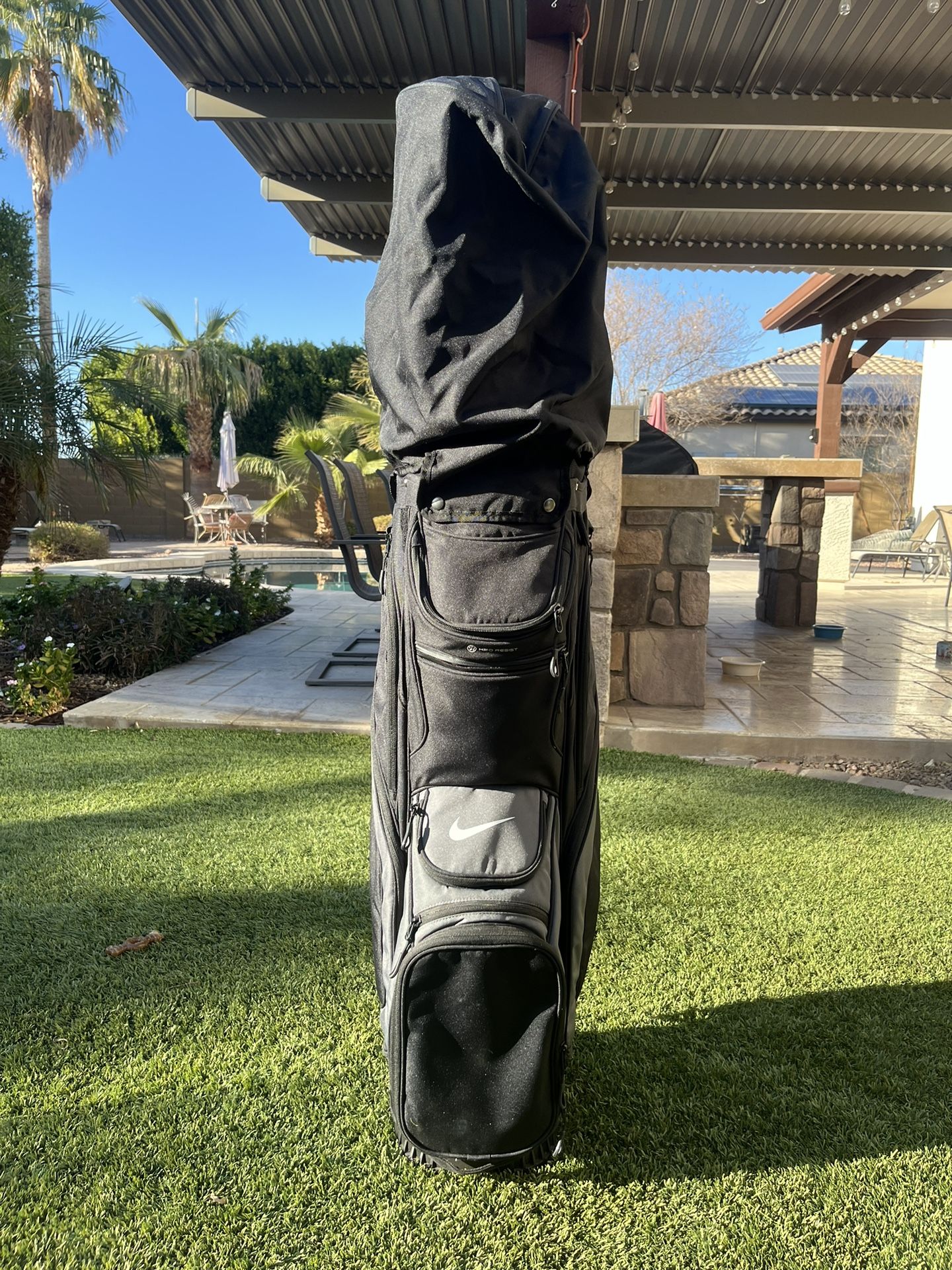 Nike Performance Cart Golf Bag