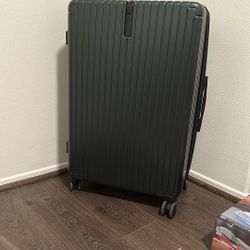 Like New Roller Suitcase. Large Size.
