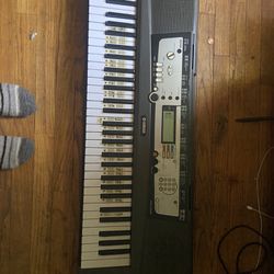 Yamaha Ez-200 Keyboard