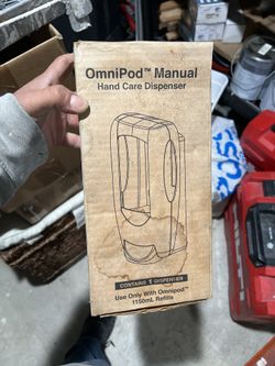 Omnipod manual hand care dispenser