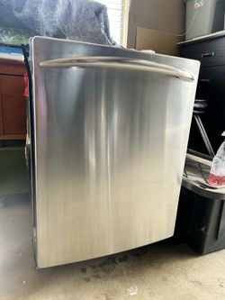Stainless steel GE dishwasher