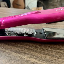 Sleek & Smooth Revlon Hair Straightener – Like New ($20)