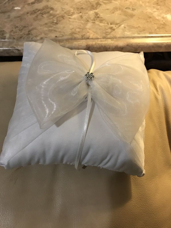 Ring bearer pillow - white
