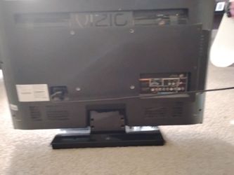 VIZIO  , 32" HDTV, with remote