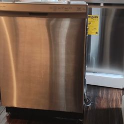 Frigidaire Dishwasher 1-month-old