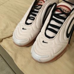 Nike Air Max Women’s Sneaker Size 10