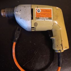 Vintage Black & Decker DRILL Electric Hand Drill #7104-04 1200rpm Garage Shop 