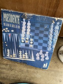 Glass checkers game