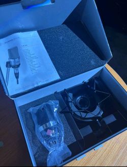 Neumann 102 Microphone with Shockmount