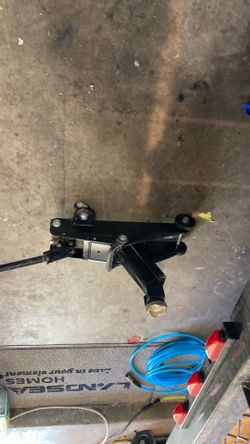 Small floor jack