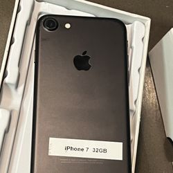 iPhone 7 UNLOCKED Like New 