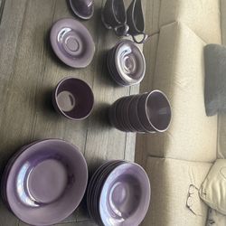 Pottery Barn Dish set 