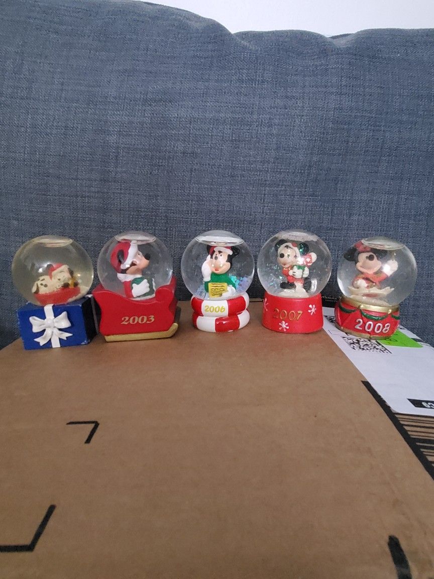 5 Mickey Snowglobes