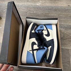 Air Jordan 1 Retro High OG Obsidian 