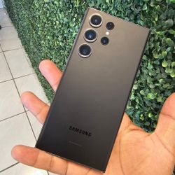 Samsung Galaxy S22 Ultra , Factory Unlocked, Excellent Condition Like New 