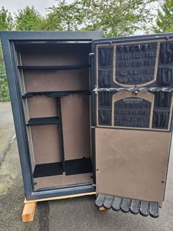 24 Gun Safe - Made by Browning
