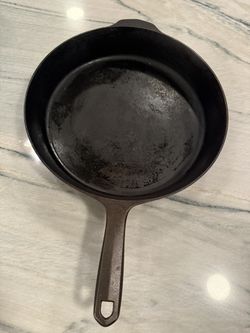 Cast Iron Skillet (Field Company 10”)
