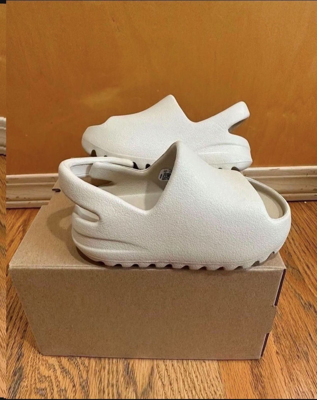 ADIDAS YEEZY SLIDE BONE FZ5889 INFANTS Size 7K Brand New