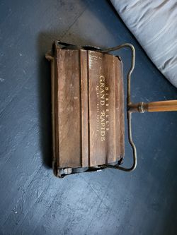 1930s Antique Bissell's Grand Rapids "Hi-Lo" Ball Bearings Self Cleaning Sweeper