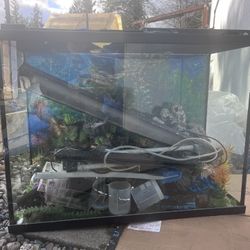 35gal Top Fin Fish Tank/ Terrarium  (Make Offer)