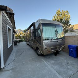 RV South wind By Fleetwood