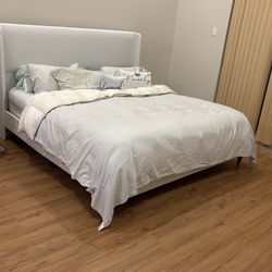 Pottery Barn Look Alike Beautiful King Bed 