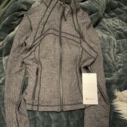 lululemon define crop size 10, and 6