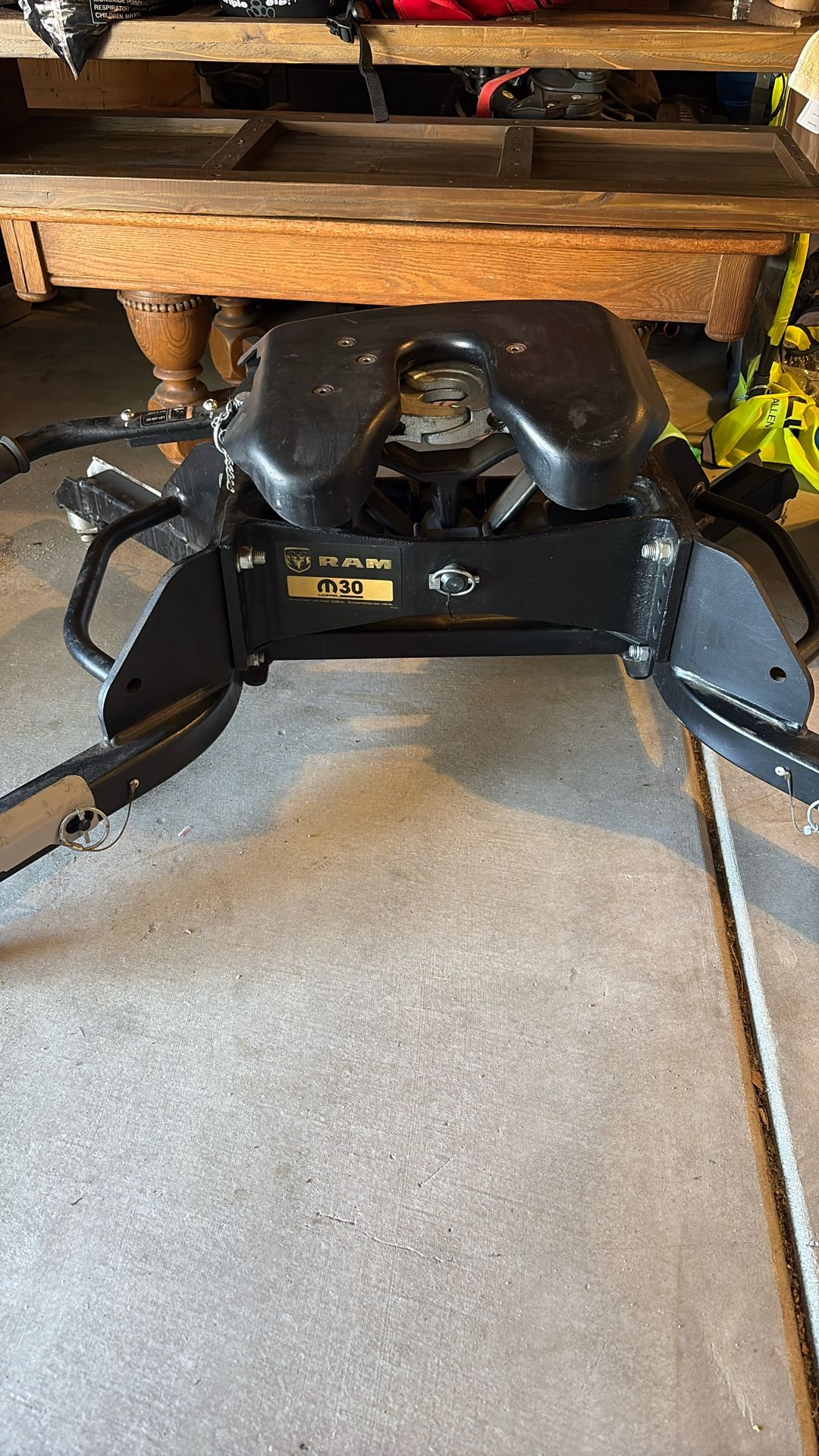 Fifth Wheel Hitch OEM