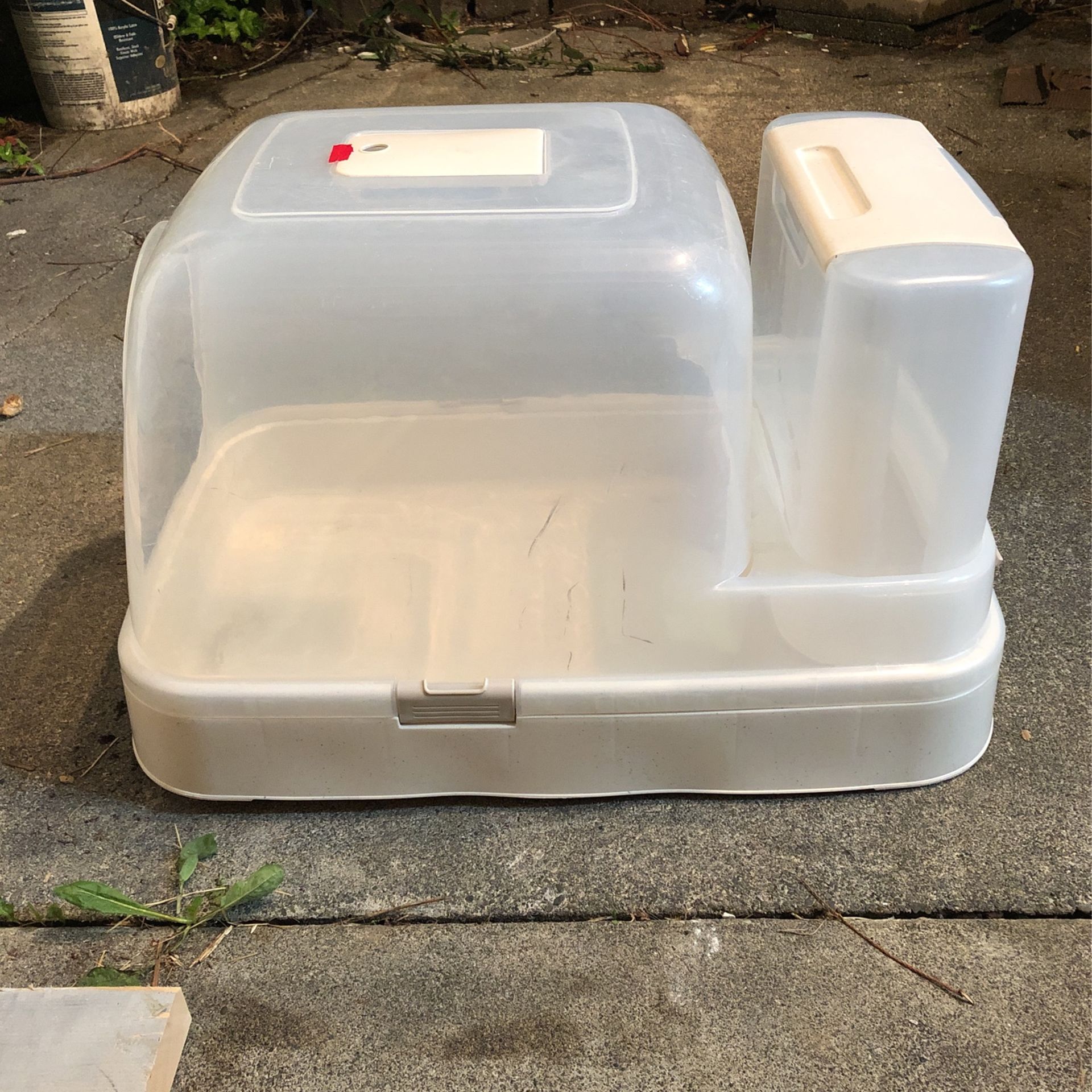 Free Cat Litter Box (Large Enclosed With Reserve Tank)