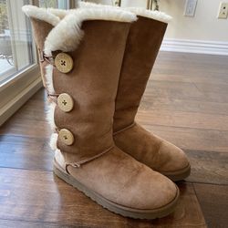 Ugg Womens Bailey Button Triplet Ii Boot, size 7