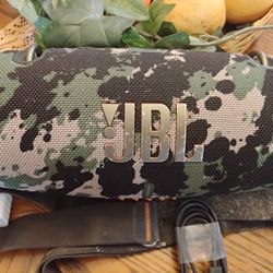 JBL Extreme 3 Wireless Bluetooth Speaker (Camouflage)