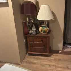Dresser n lamps