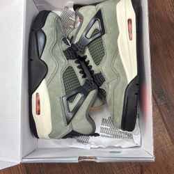 Nike Jordan 4 Undefeated Size 8.5 - 12/01