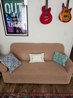 Slepper love seat