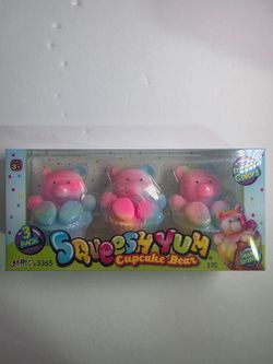 JA-RU Squeesh Yum Cupcake Bear 3 Pack Squishy Stretchy New