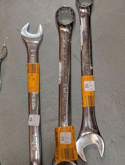 Various Ratcheting Wrenches – Multiple Sizes Available