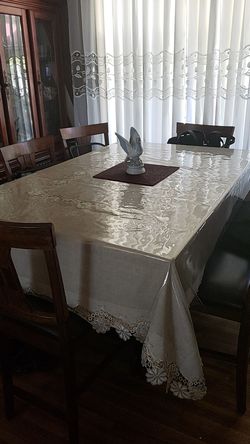 Great wood dining table ( OBO )