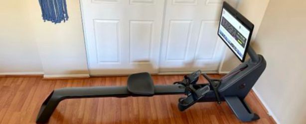 Peloton Rowing Machine | Like New