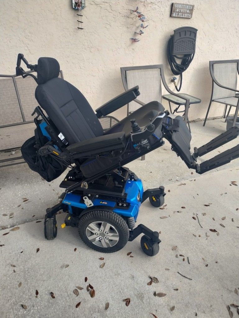 Quantum Q6 2.0/2.0X Series Power Wheel Chair 