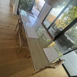 Dinning Table 