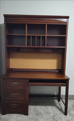 Desk with hutch