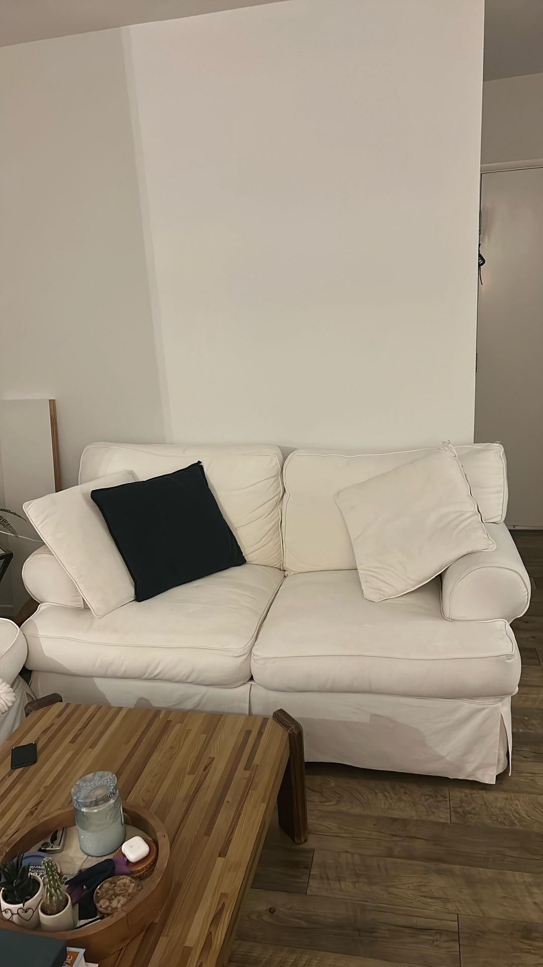 White Love Seat
