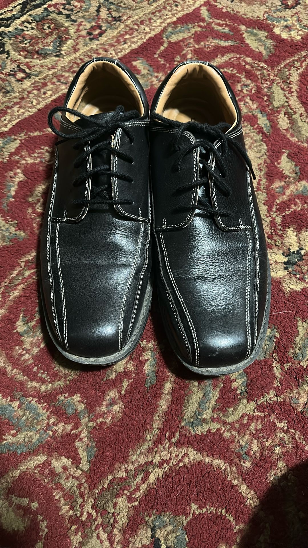Men’s Leather Dressy Shoes Size 11.5. EXCELLENT CONDITION