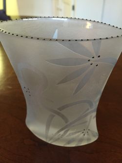 Collectible Mary-Melinda Wellsandt vase. 4 1/2” Excellent Condition   Excellent Gift Idea! For The Person That Has Everything!