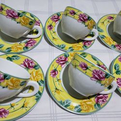 Set of 6 Teacups and Saucers

